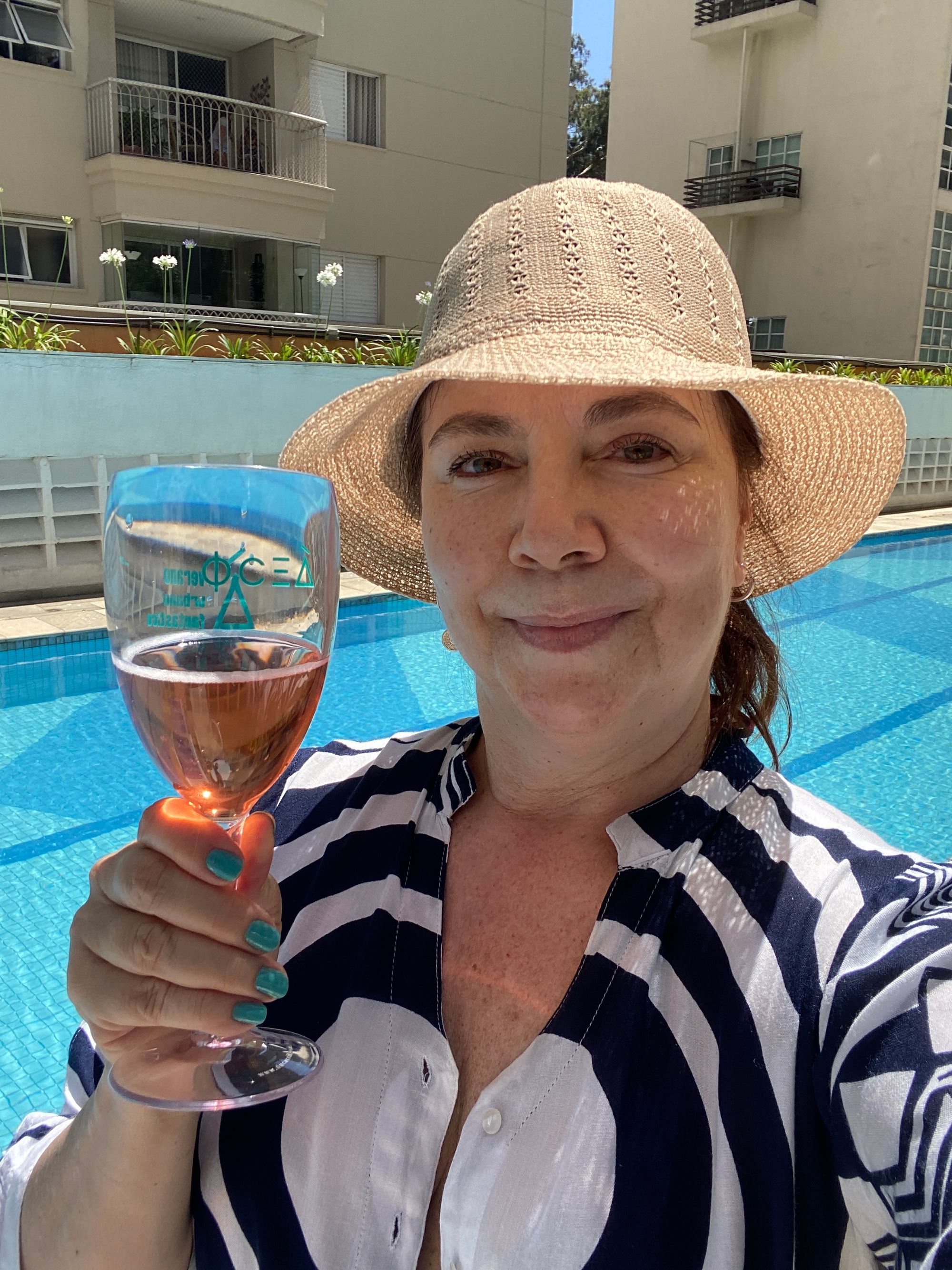 Um brinde à beira da piscina com o Rosé de Verano da Oceà