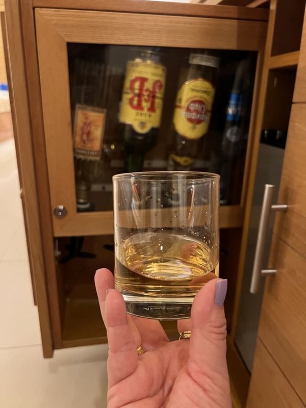 Open bar de tequila, whisky, rum e vodka no quarto do hotel